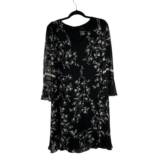 Taylor Dresses & Skirts - Taylor Black & Gray Floral Print V-Neck Long‎ Bell Sleeve Lined Dress 10